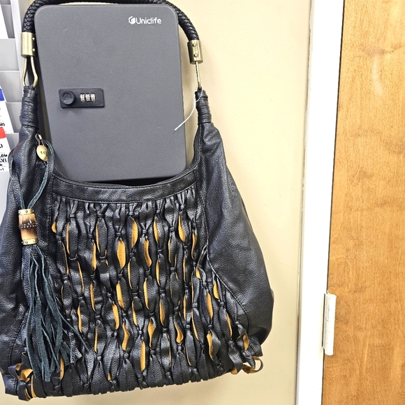 NWOT!!! Beautiful Large Hobo Style Shoulder Bag B C B by Biacci Inc - Picture 1 of 16